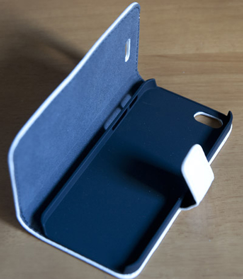iPhoneケースなら横開きカバーがオススメです